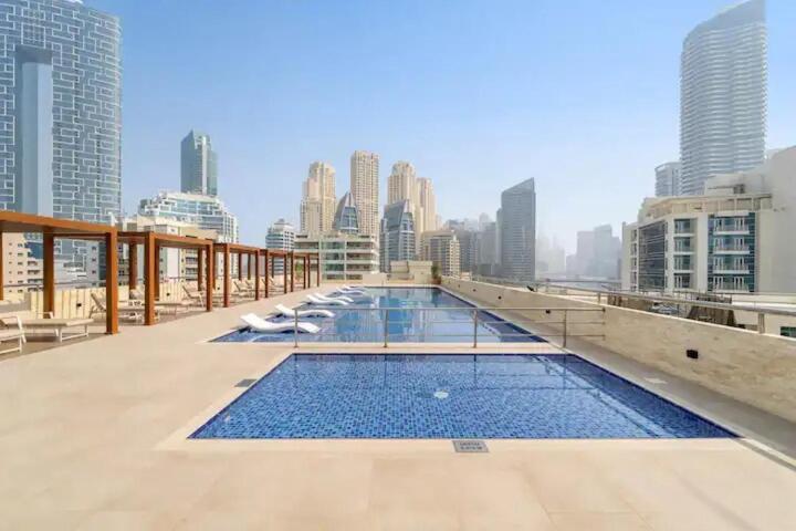 Luxury 3 Bhk In Marina By Dpie Dec 1007 Apartment